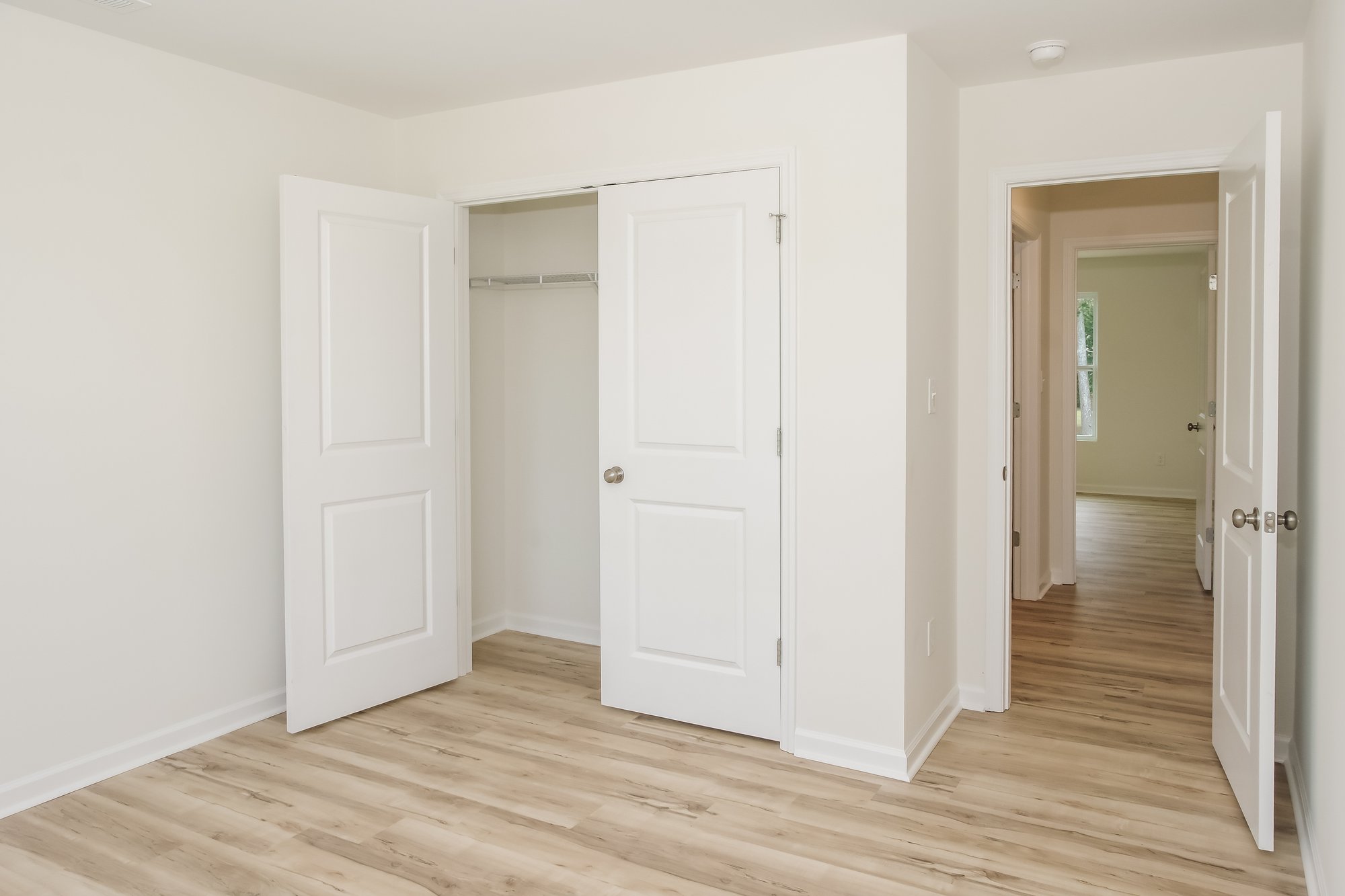 014-photo-bedroom-14860783