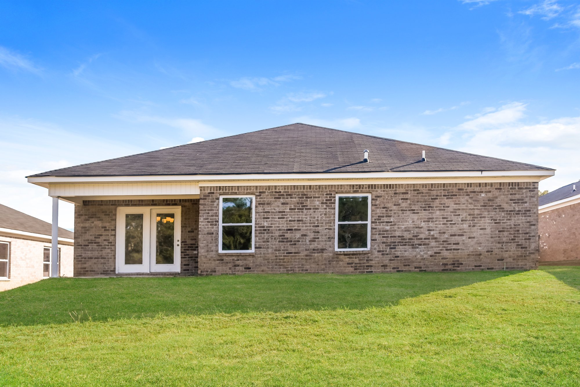014-photo-rear-view-14874123