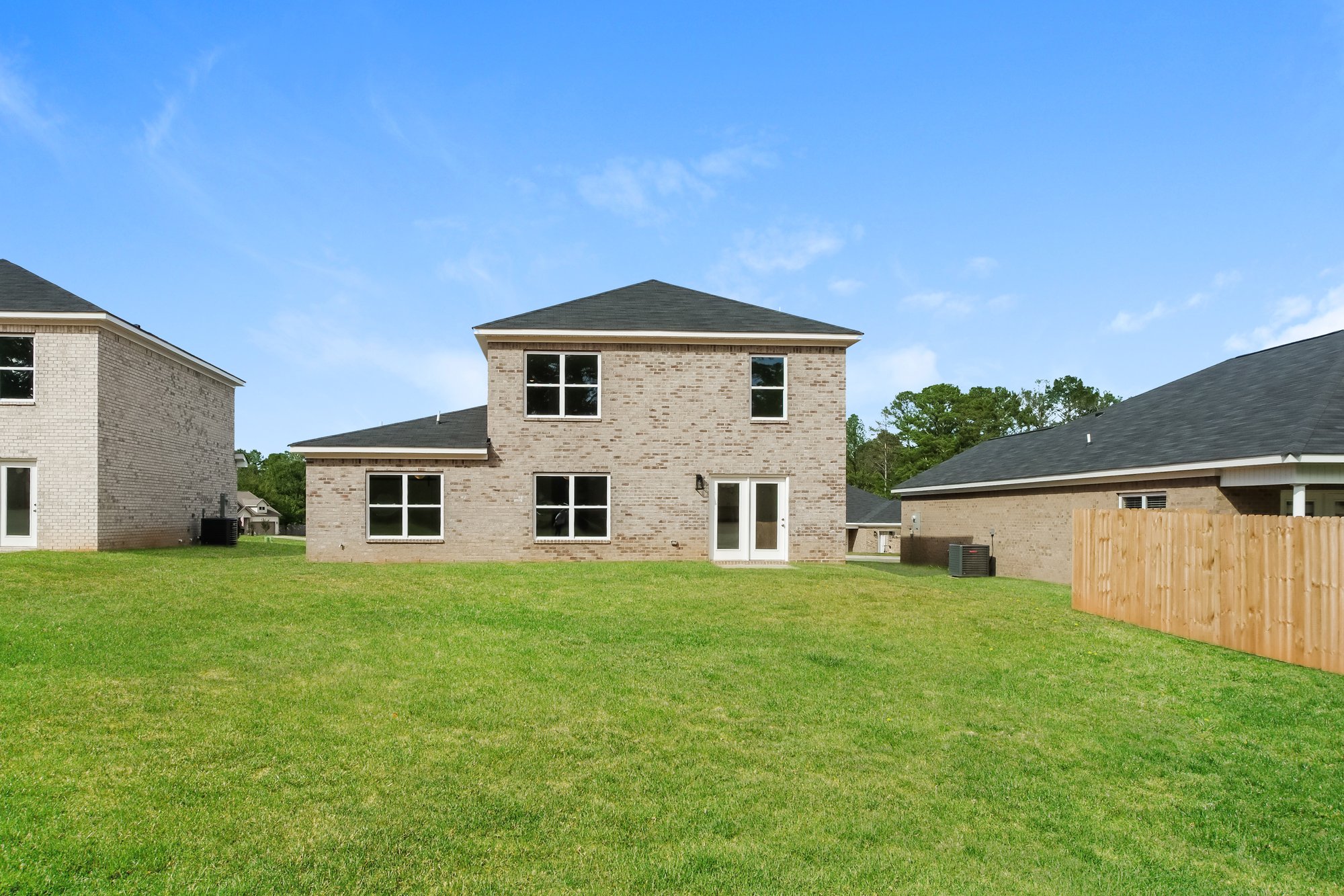 016-photo-rear-view-14860788