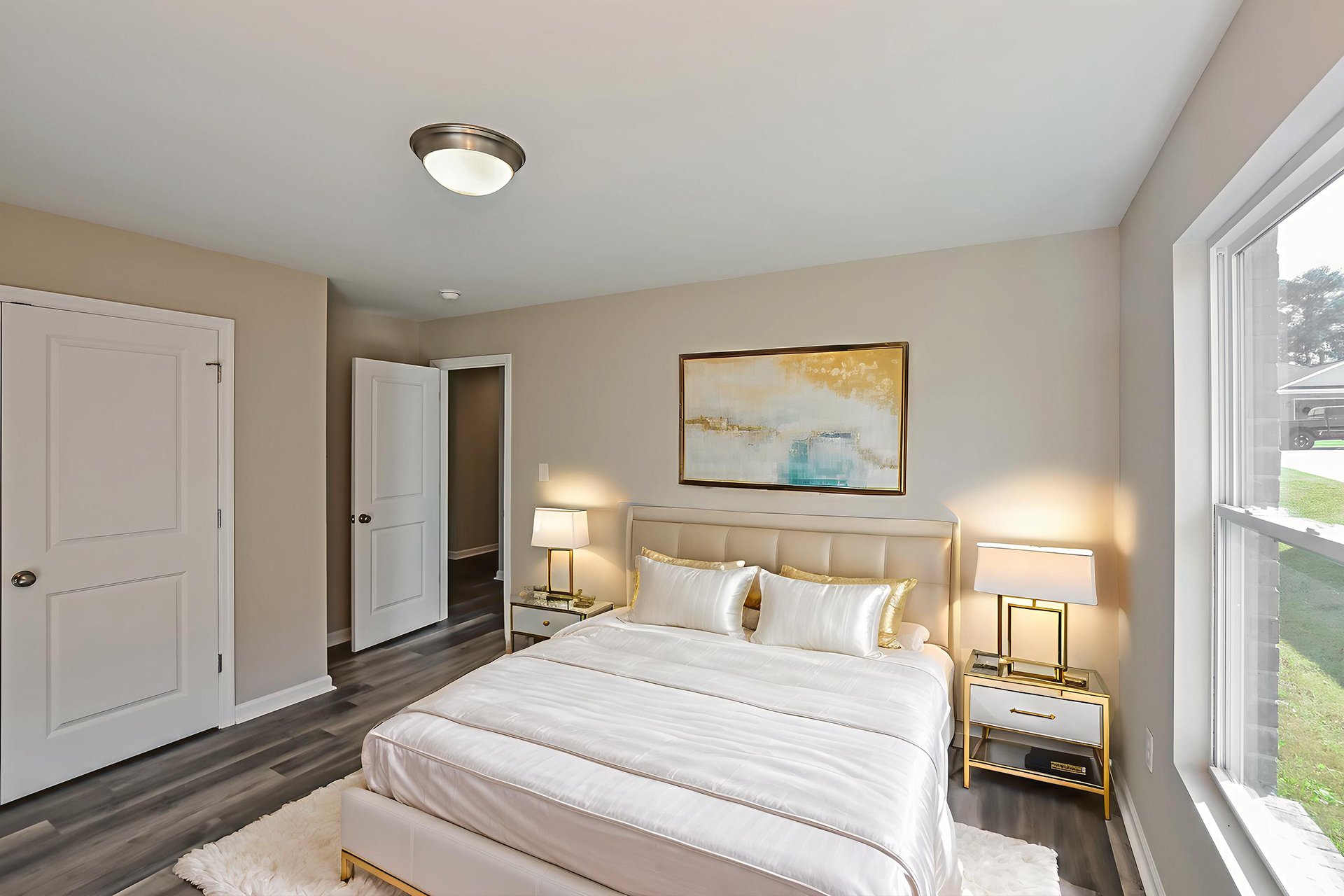 1760409326366834738_1760409326366834738_bedroom_1